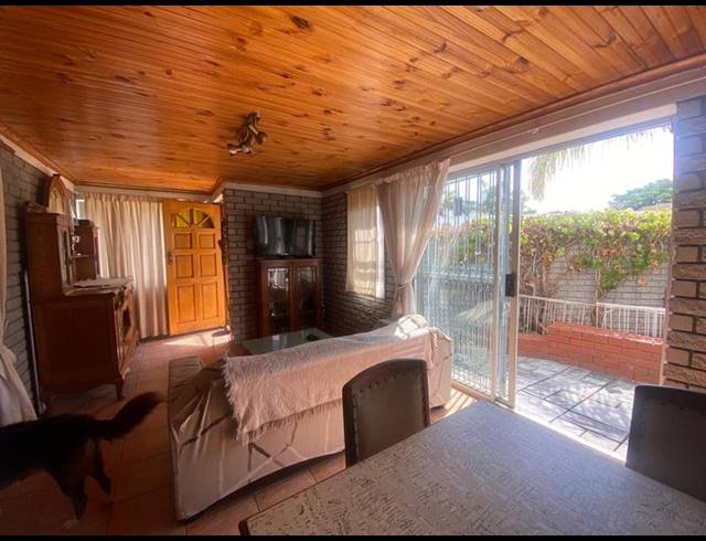 2 BEDROOM PROPERTY TO RENT IN OAKGLEN